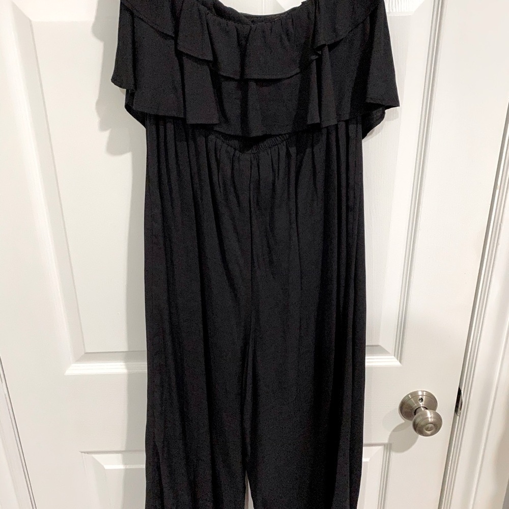 Cute sleeveless jumpsuit! Perfect for summer